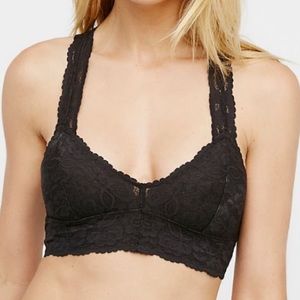 $8 IN BUNDLE📍 Talula Black Lace Halter Bralette